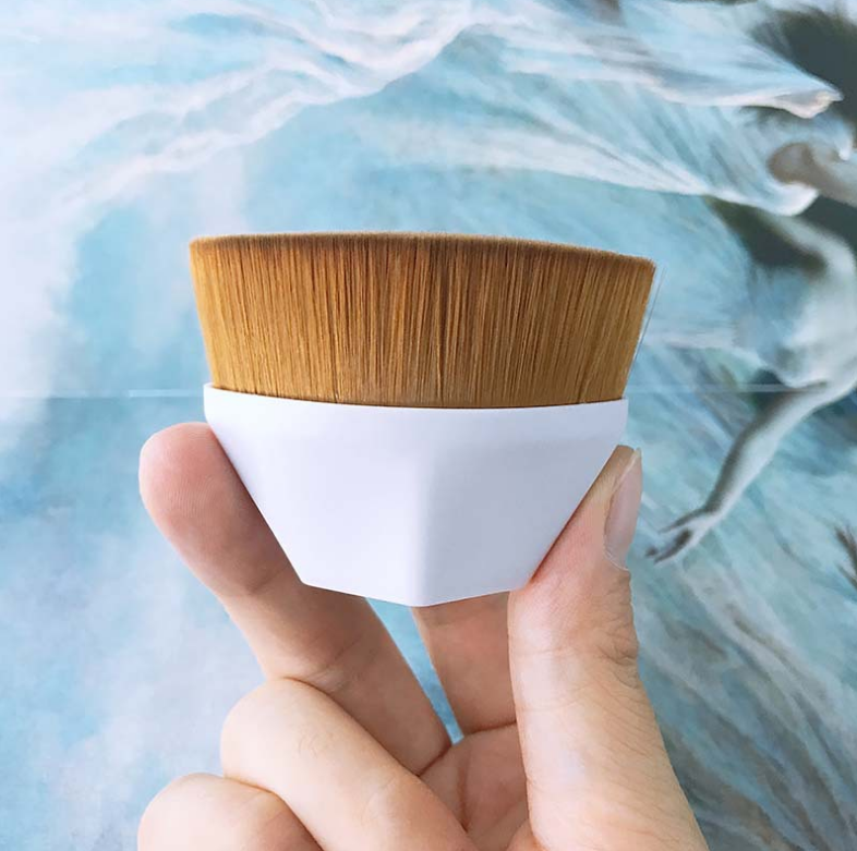 Petal Foundation Brush